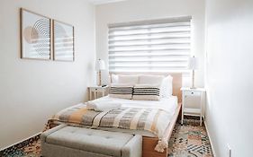 Comfy & Bright Apt @ Calle Loiza - Walk To Beach / Calle Loiza Abajo -N
